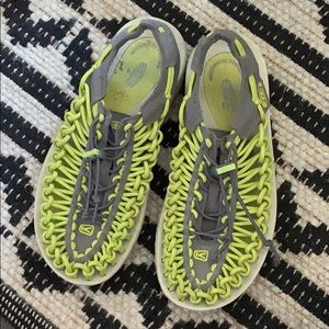 KEEN bungee water shoes